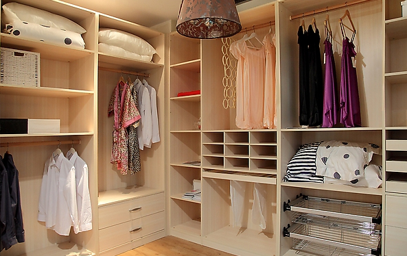 利用純堿(jian)去除衣櫥的臭味(wèi)