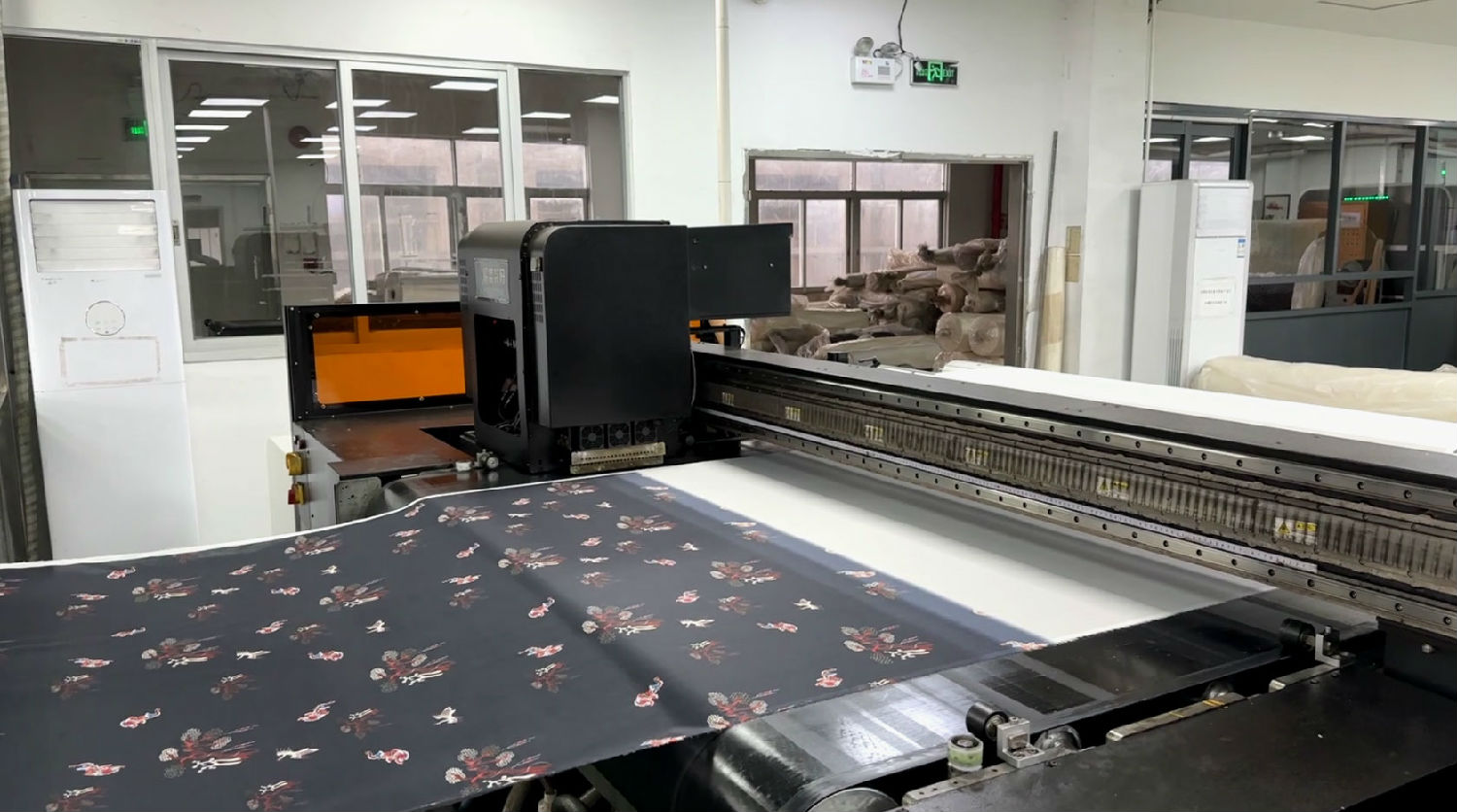 數碼(ma)印花打(dǎ)印直線(xiàn)圖案出(chū)現鋸齒(chǐ)狀的原(yuán)因