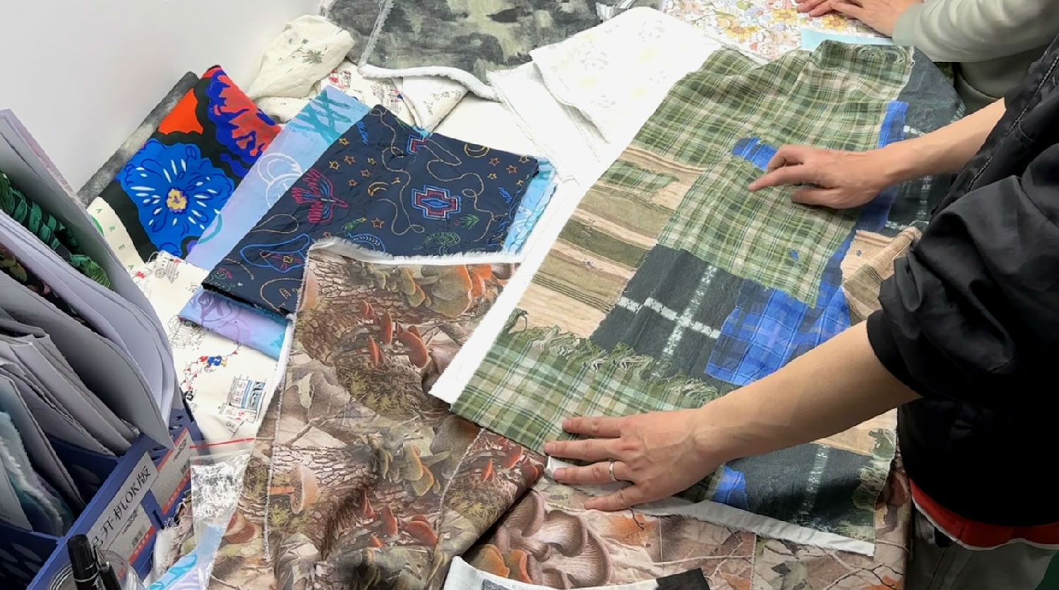 數碼印花機(ji)打印時出現條(tiao)紋的原因