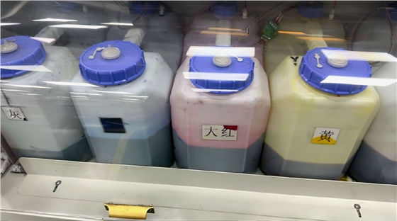 數碼印花(hua)機加墨水能(néng)加滿嗎?