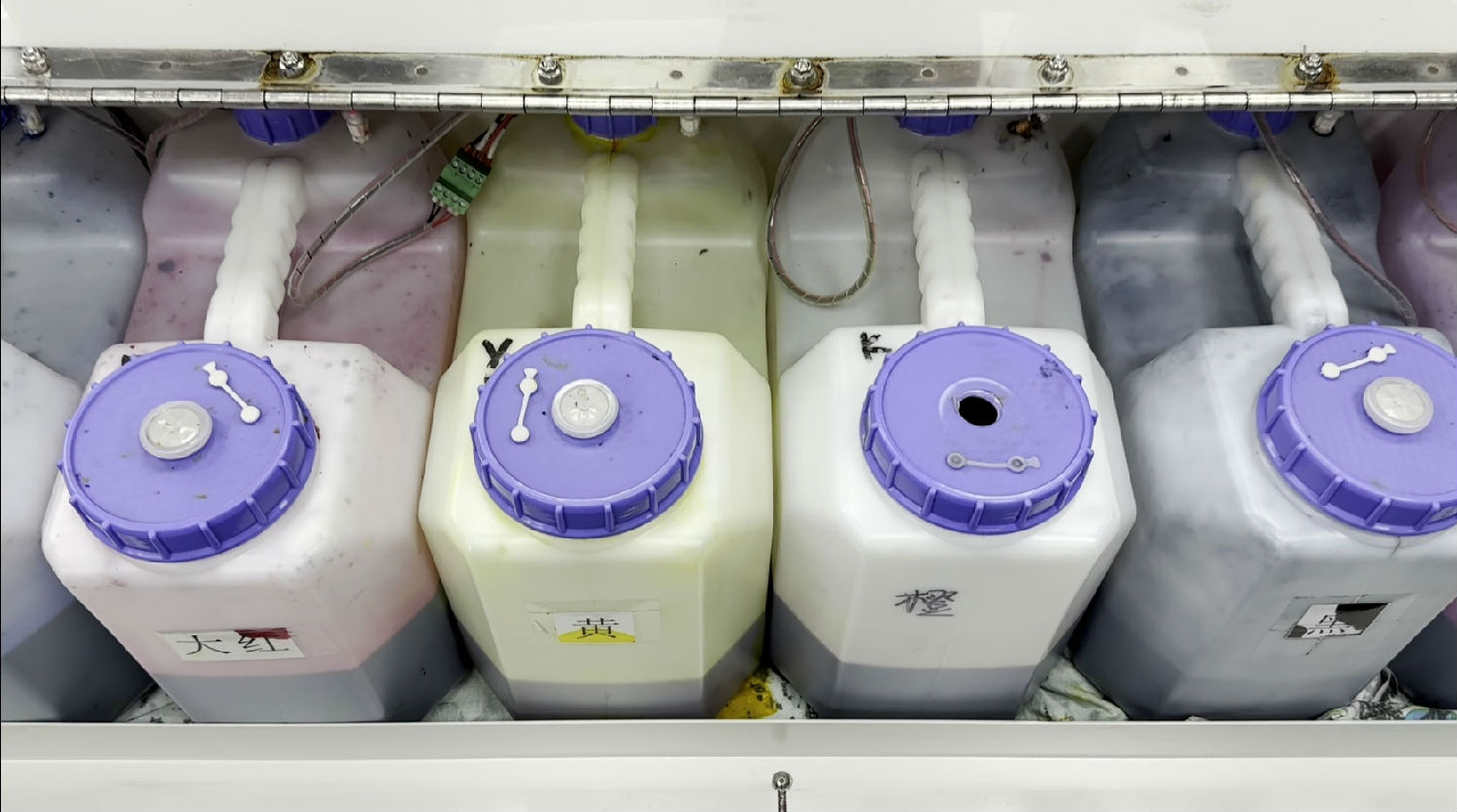 數碼印花機(jī)打圖出現方格(ge)的原因