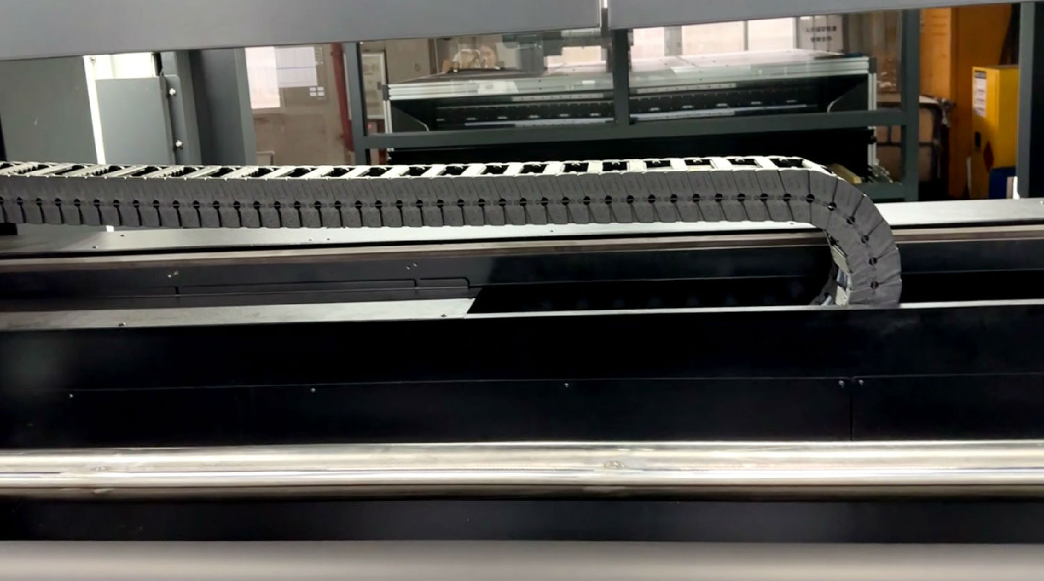 如何(hé)判斷數(shù)碼印花(huā)機的導(dao)軌是否(fou)需要更(geng)換？